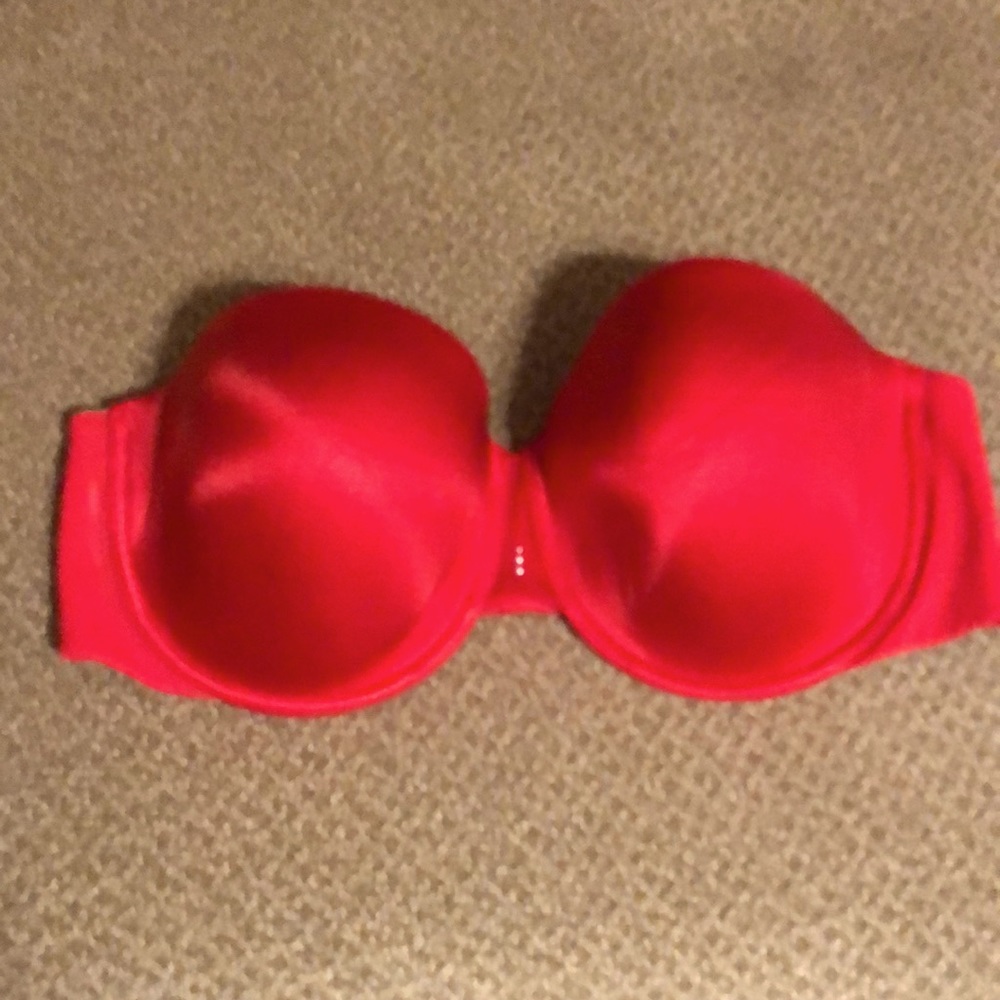 Red Biofit Victoria’s Secret 40D bra